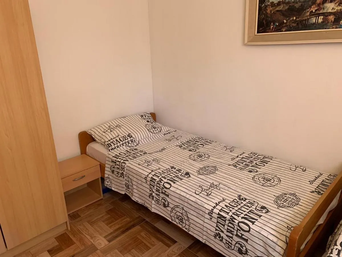 Katy'S Place Krk Town 3*,
